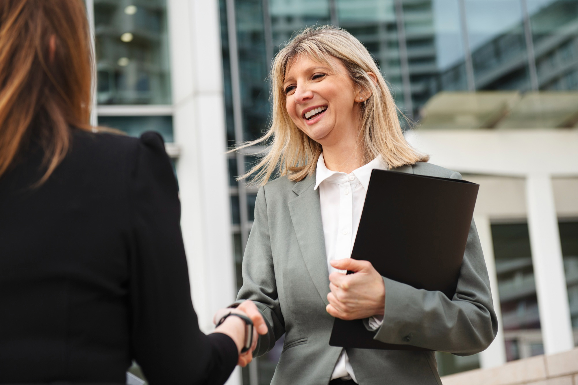 INCRAST Personalvermittlung & Coaching - Begrüßung zum Bewerbungsgespräch