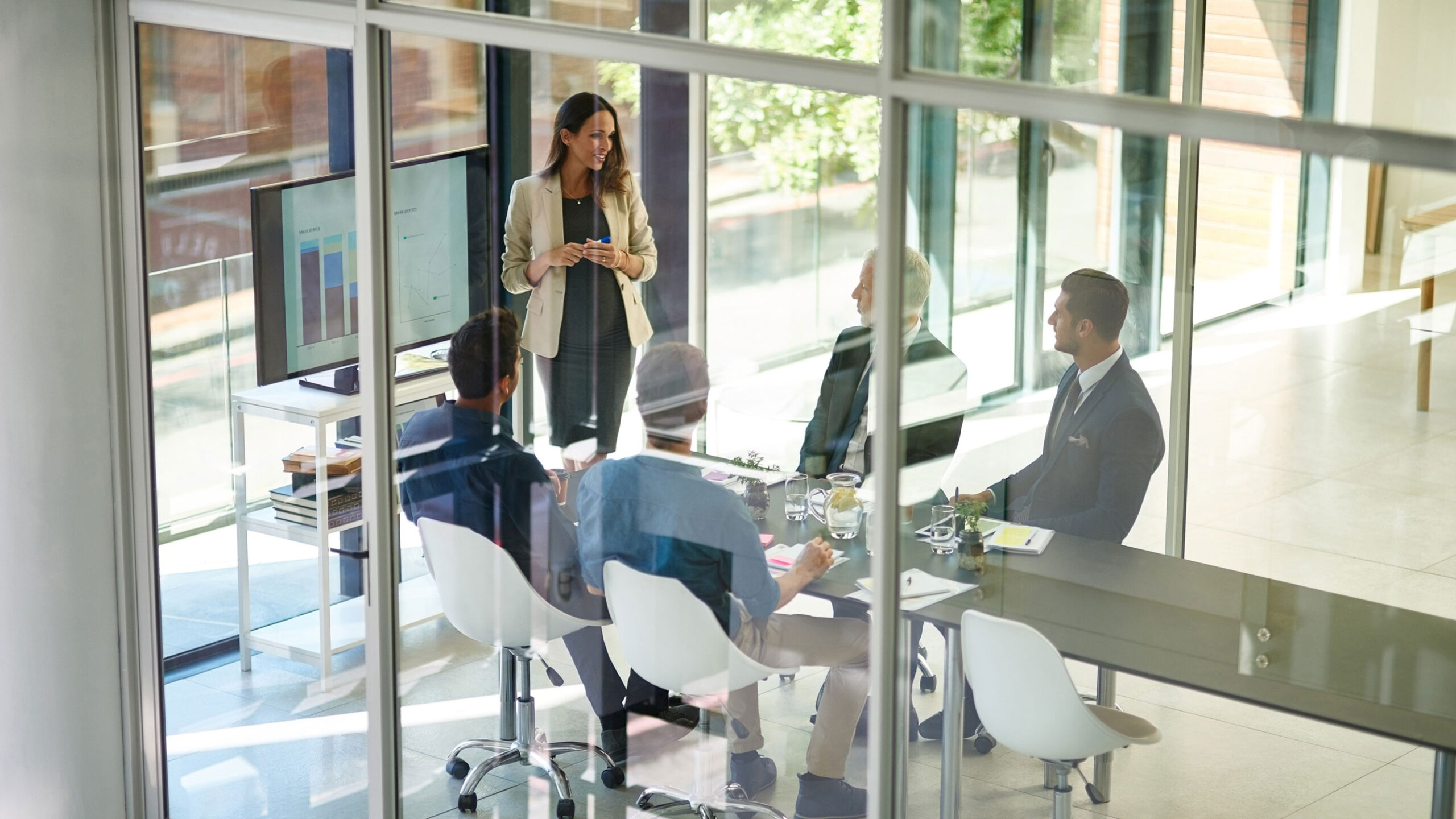 INCRAST Personalvermittlung & Coaching - Bewerberin am Flipchart